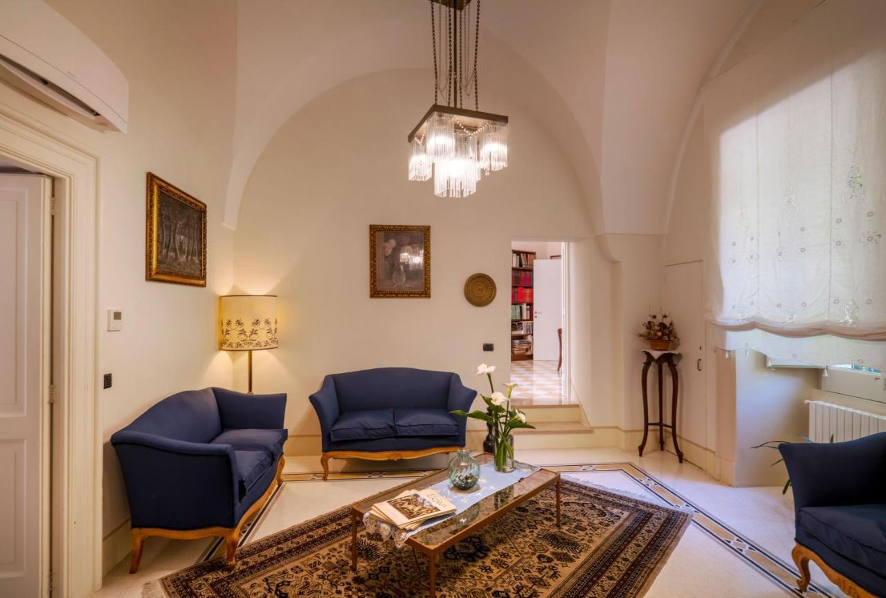 Palazzo Rollo Acomodação com café da manhã Lecce Exterior foto