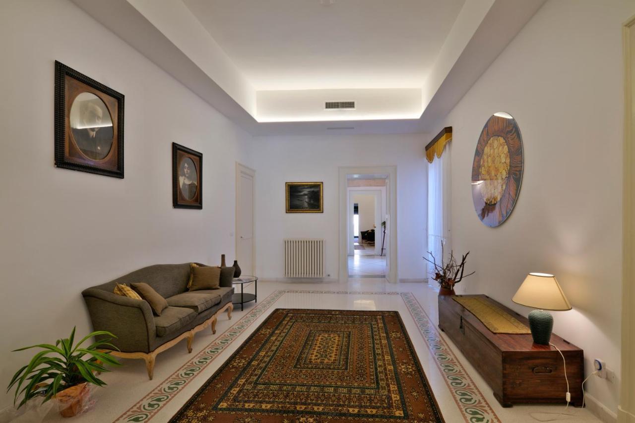 Palazzo Rollo Acomodação com café da manhã Lecce Exterior foto