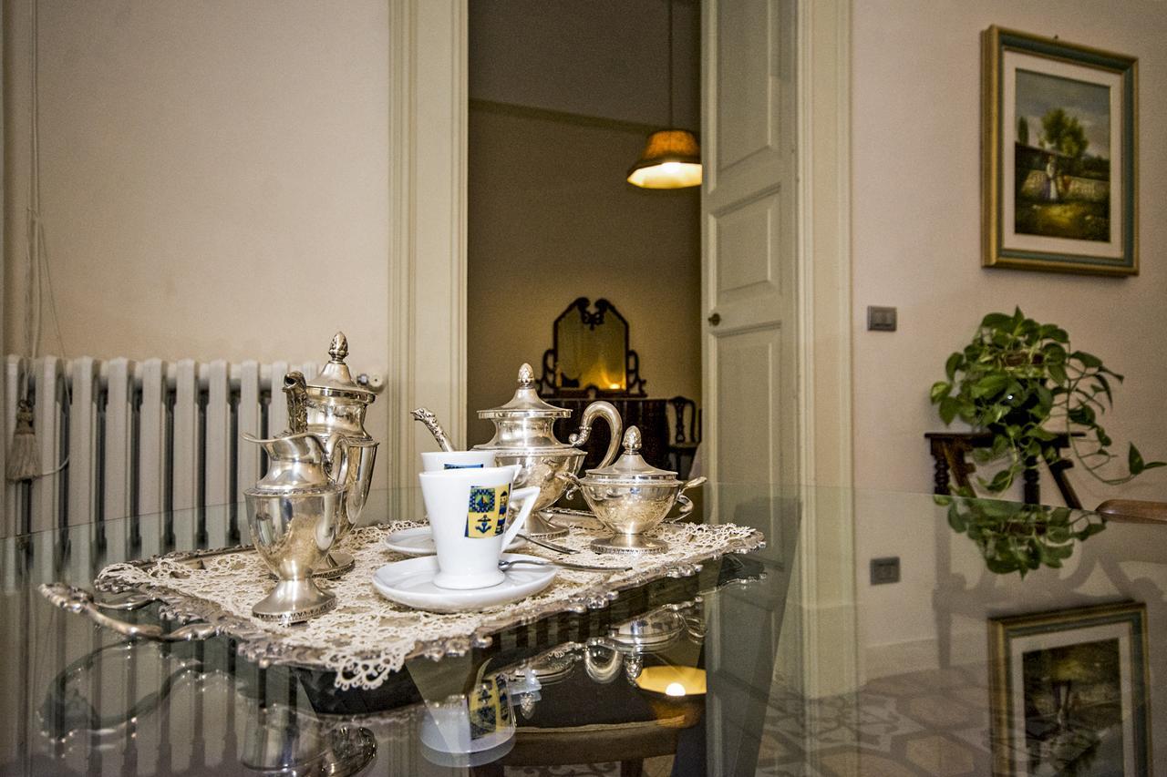 Palazzo Rollo Acomodação com café da manhã Lecce Exterior foto
