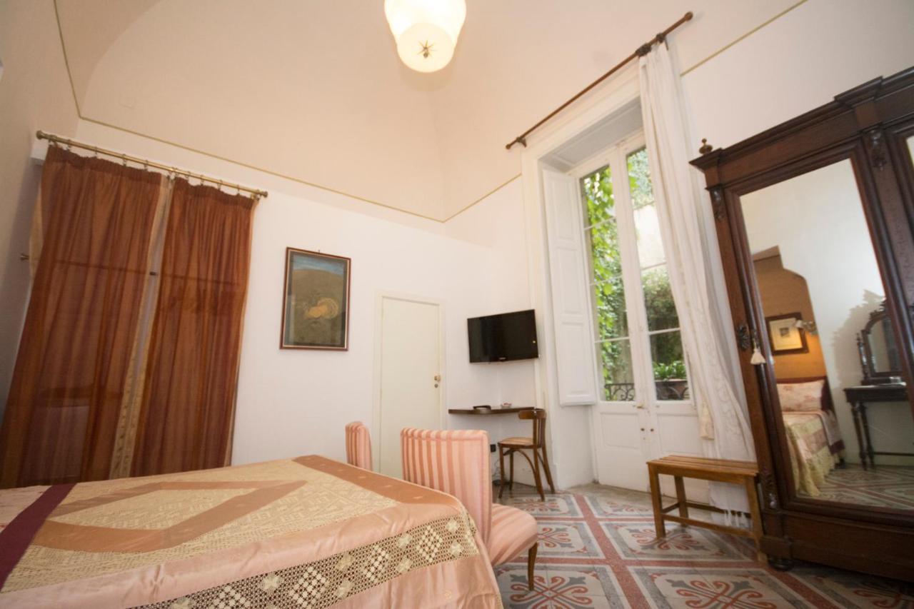 Palazzo Rollo Acomodação com café da manhã Lecce Exterior foto